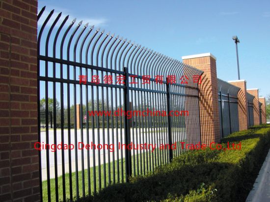China Factory Supply Wrought Iron Fences