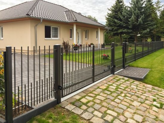 Europen New Simple Style Entrance Driveway Gate